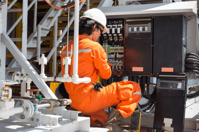 תחזוקת חשמל מקצועית מבוצעת על ידי קבלן חשמל מקצועי בלבד